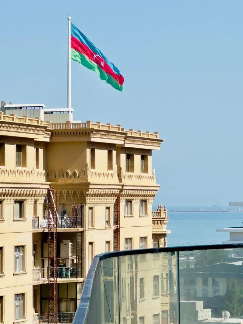 Kirayə verilir 3 otaqlı Mənzil Yeni tikili 167 m² Səbail r. - şəkil 13