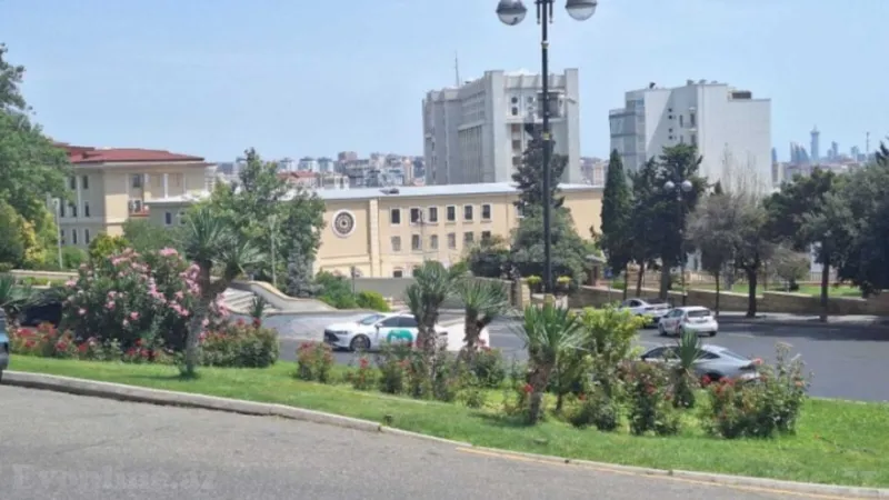 Satılır 2 otaqlı Mənzil Köhnə tikili 55 m² İçərişəhər m. - şəkil 17