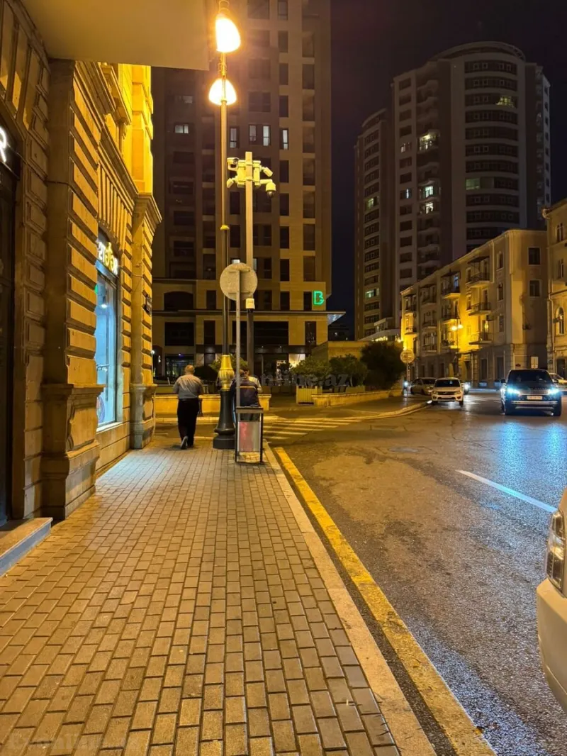 Satılır 3 otaqlı Mənzil Köhnə tikili 68 m² Sahil m.