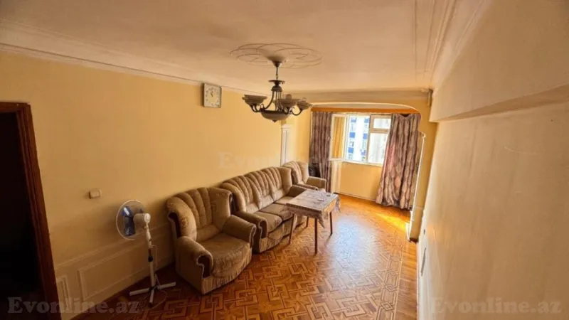 Satılır 3 otaqlı Mənzil Köhnə tikili 95 m² Qara Qarayev m.