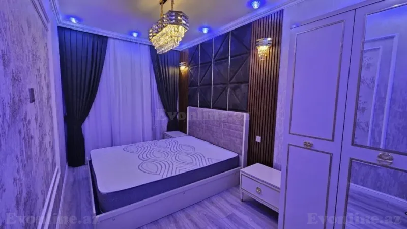 Satılır 2 otaqlı Mənzil Köhnə tikili 55 m² 8 Noyabr m.