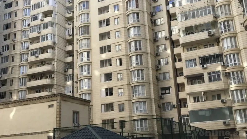 Satılır 2 otaqlı Mənzil Yeni tikili 50 m² 8 Noyabr m. - şəkil 2