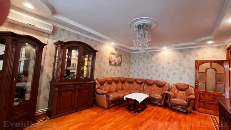 Satılır 3 otaqlı Mənzil Köhnə tikili 103 m² Yasamal r. - şəkil 2