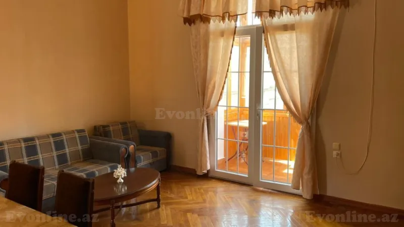 Kirayə verilir 2 otaqlı Mənzil Köhnə tikili 40 m² İçərişəhər m.