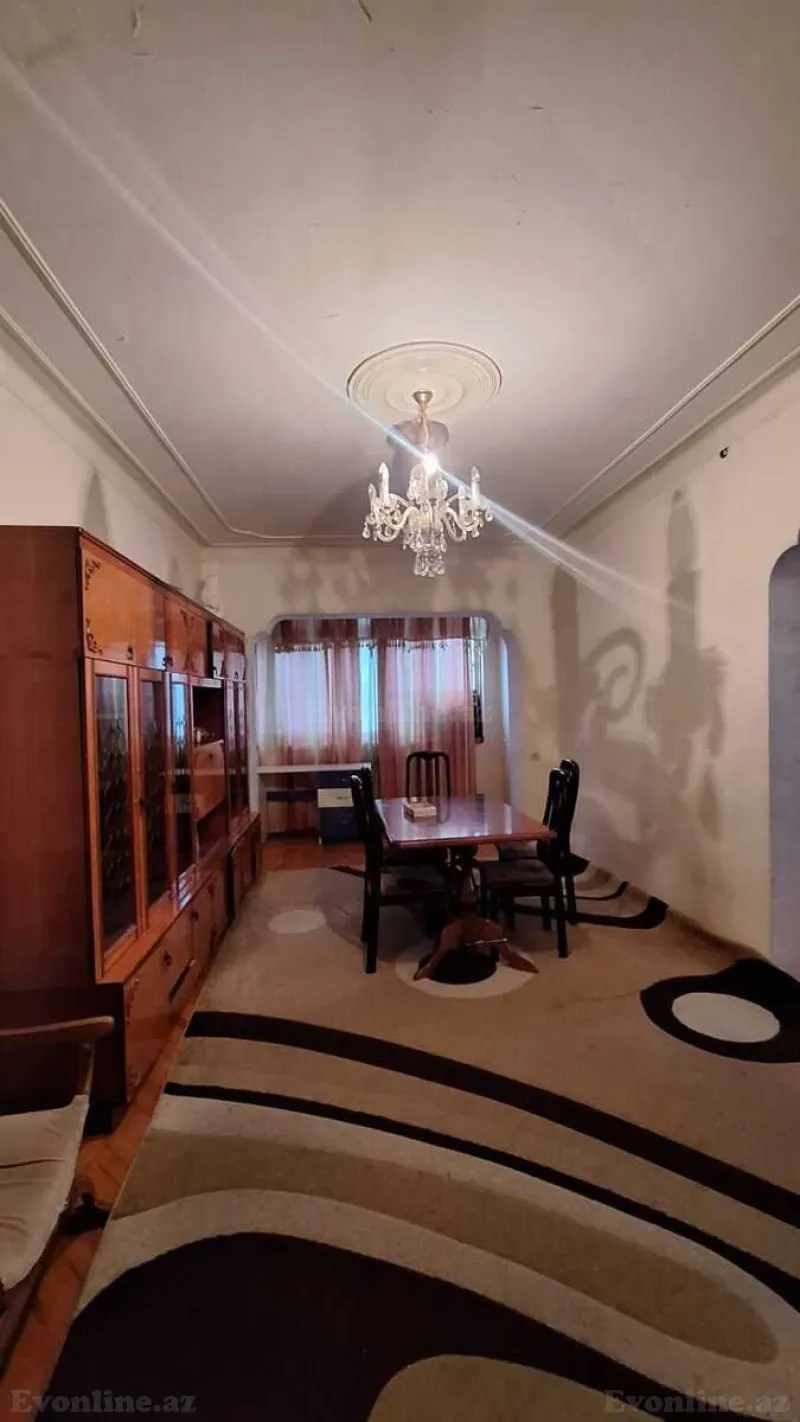 Satılır 2 otaqlı Mənzil Köhnə tikili 70 m² 4-cü mikrorayon - şəkil 3