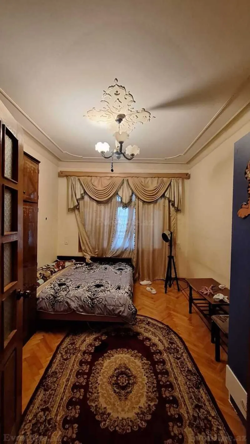 Satılır 2 otaqlı Mənzil Köhnə tikili 70 m² 4-cü mikrorayon - şəkil 4