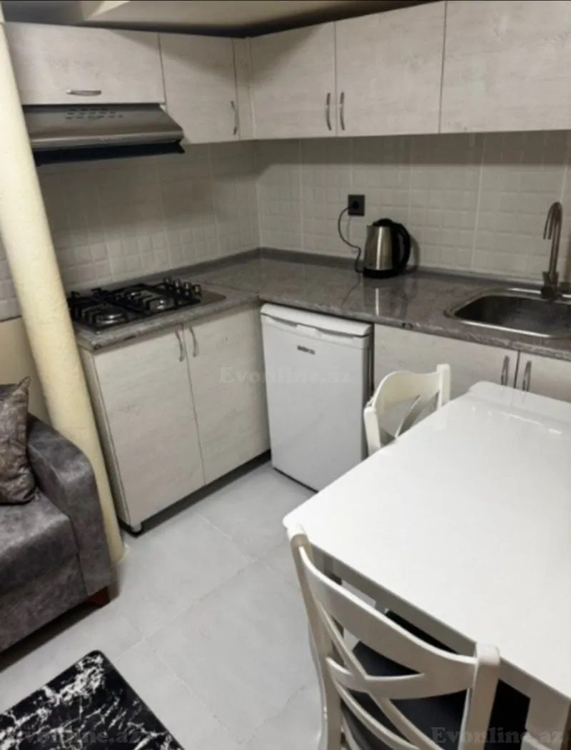 Kirayə verilir 2 otaqlı Mənzil Köhnə tikili 35 m² Sahil m. - şəkil 3