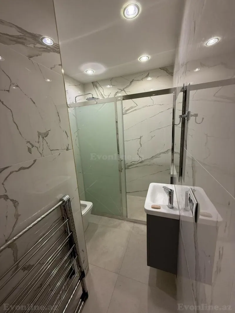 Kirayə verilir 4 otaqlı Mənzil Yeni tikili 134 m² Xətai r. - şəkil 13