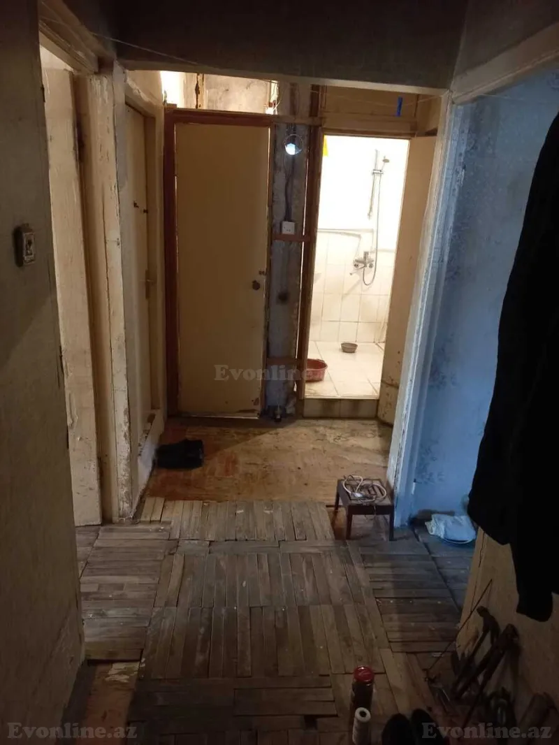 Satılır 2 otaqlı Mənzil Köhnə tikili 70 m² 8-ci mikrorayon - şəkil 3