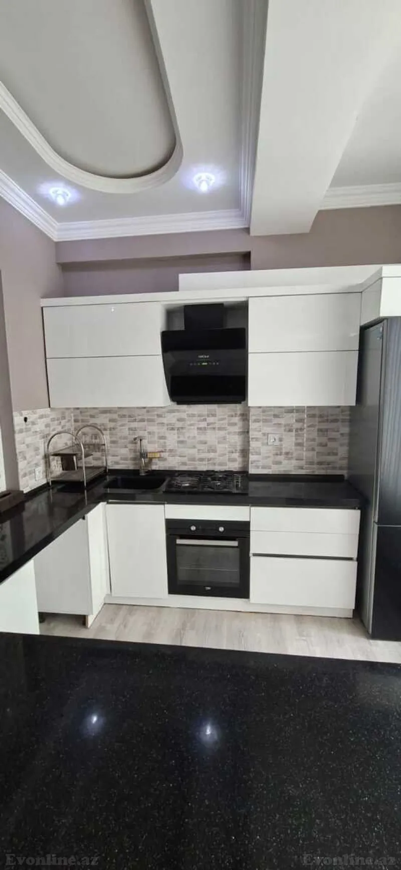 Kirayə verilir 3 otaqlı Mənzil Yeni tikili 100 m² Xətai r. - şəkil 9