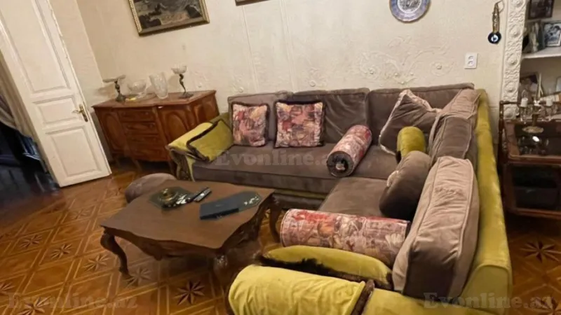 Satılır 7 otaqlı Mənzil Köhnə tikili 245 m² Sahil m. - şəkil 2