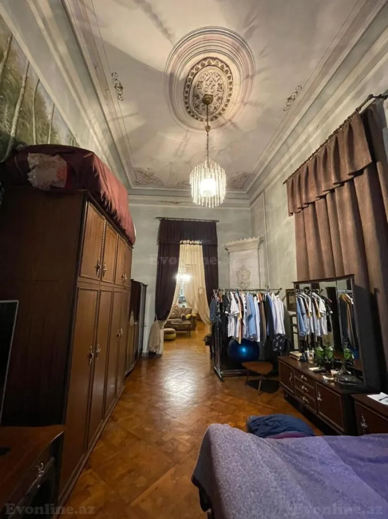 Satılır 7 otaqlı Mənzil Köhnə tikili 245 m² Sahil m. - şəkil 5