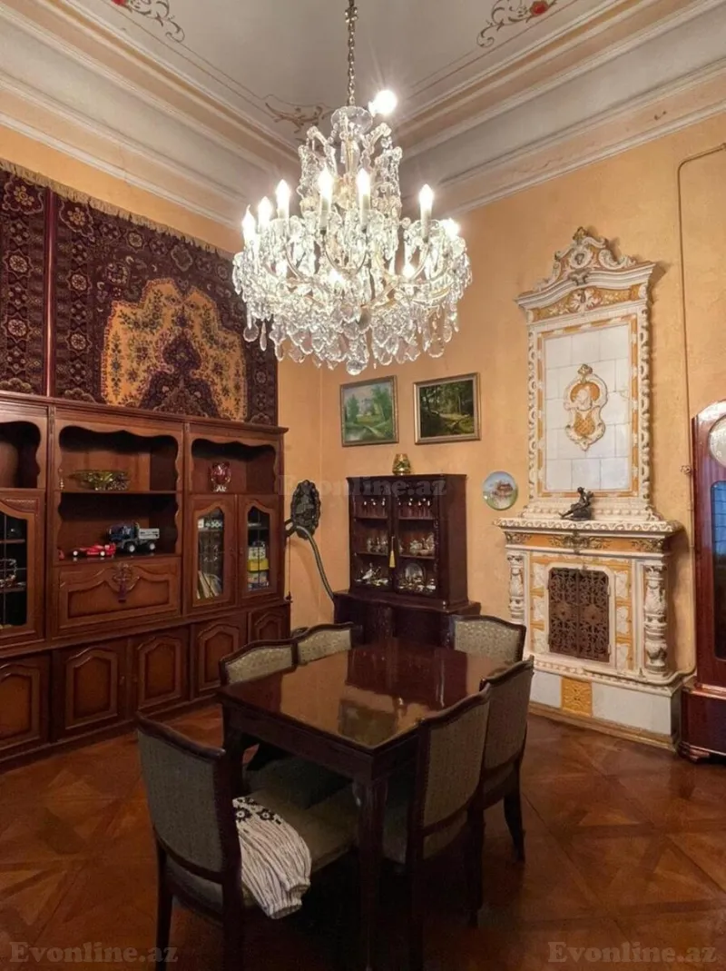 Satılır 7 otaqlı Mənzil Köhnə tikili 245 m² Sahil m. - şəkil 14