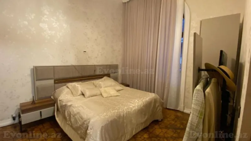 Satılır 7 otaqlı Mənzil Köhnə tikili 245 m² Sahil m. - şəkil 21