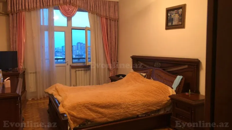 Kirayə verilir 3 otaqlı Mənzil Yeni tikili 180 m² Nərimanov r. - şəkil 4