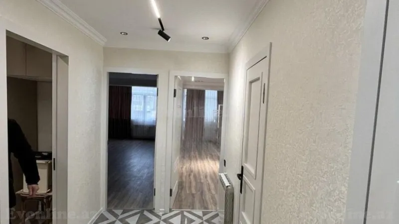 Satılır 2 otaqlı Mənzil Köhnə tikili 70 m² Gənclik m.