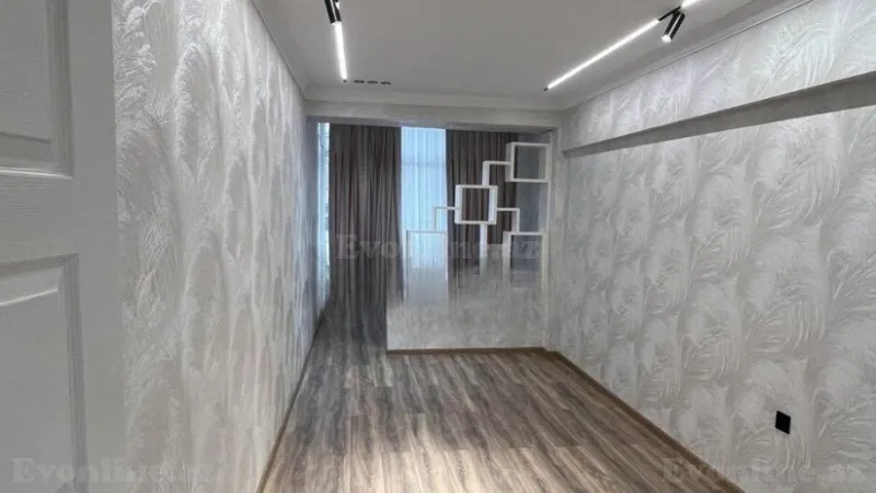 Satılır 2 otaqlı Mənzil Köhnə tikili 70 m² Gənclik m. - şəkil 3