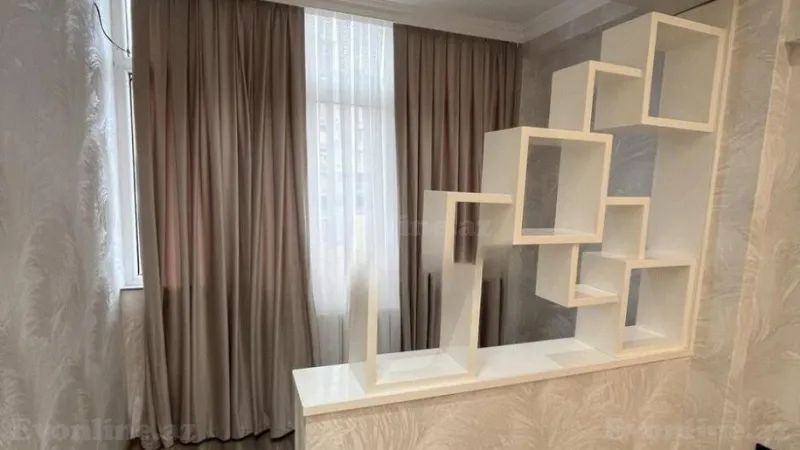 Satılır 2 otaqlı Mənzil Köhnə tikili 70 m² Gənclik m. - şəkil 4