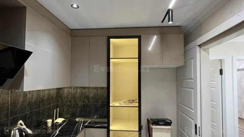 Satılır 2 otaqlı Mənzil Köhnə tikili 70 m² Gənclik m. - şəkil 6