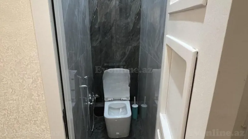 Satılır 2 otaqlı Mənzil Köhnə tikili 70 m² Gənclik m. - şəkil 8