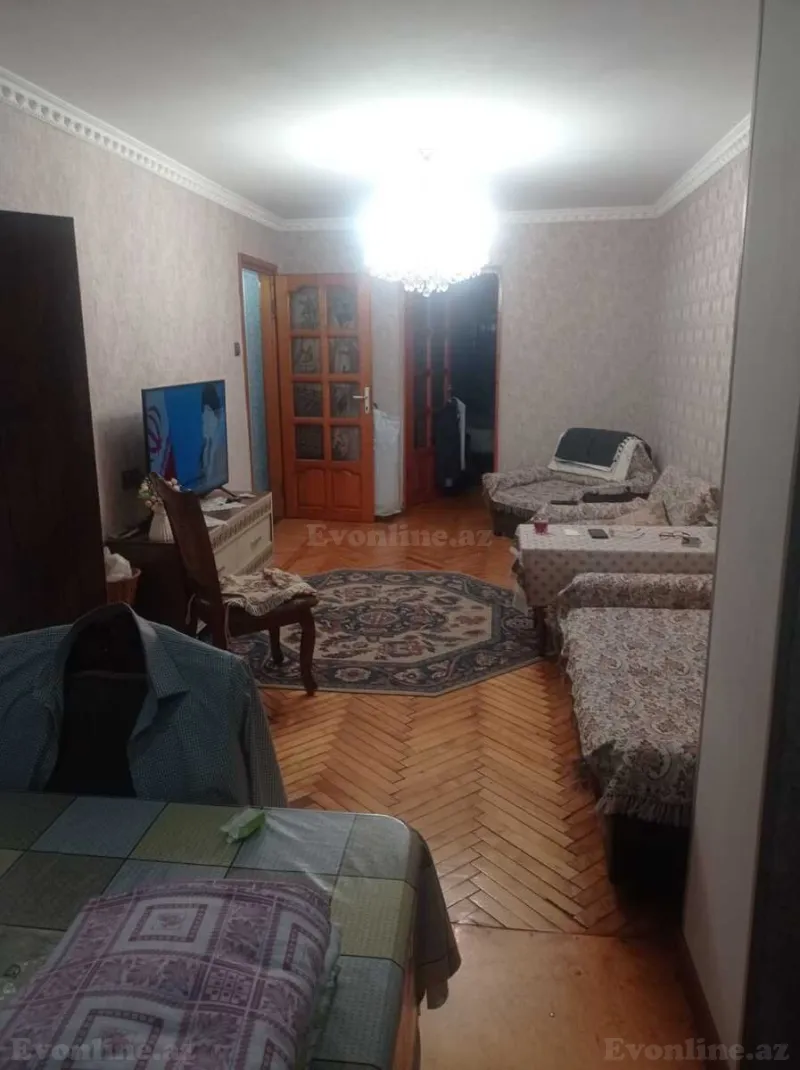 Satılır 3 otaqlı Mənzil Köhnə tikili 70 m² Neftçilər m. - şəkil 2