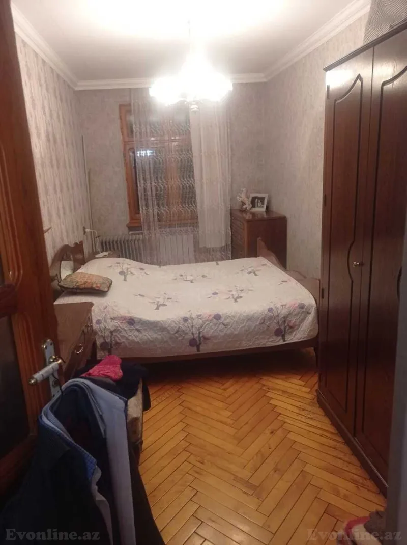 Satılır 3 otaqlı Mənzil Köhnə tikili 70 m² Neftçilər m. - şəkil 3