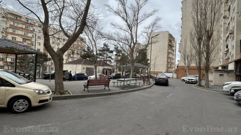 Satılır 2 otaqlı Mənzil Köhnə tikili 60 m² Massiv V