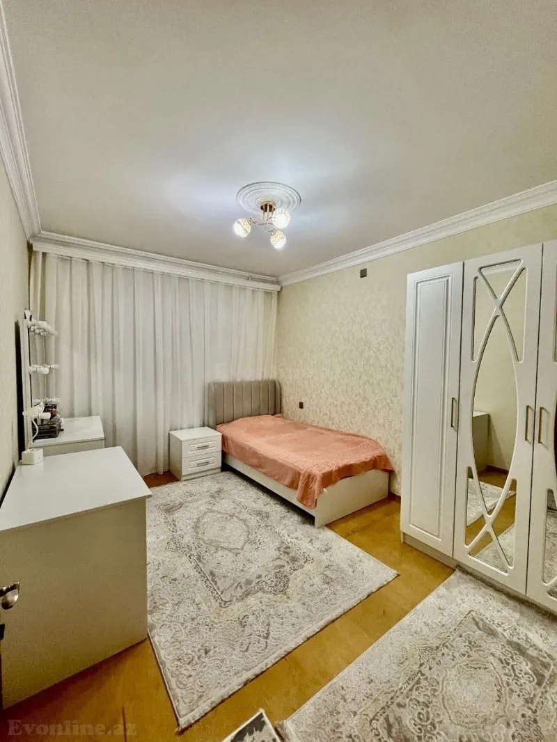 Satılır 5 otaqlı Mənzil Köhnə tikili 125 m² Xalqlar Dostluğu m. - şəkil 2