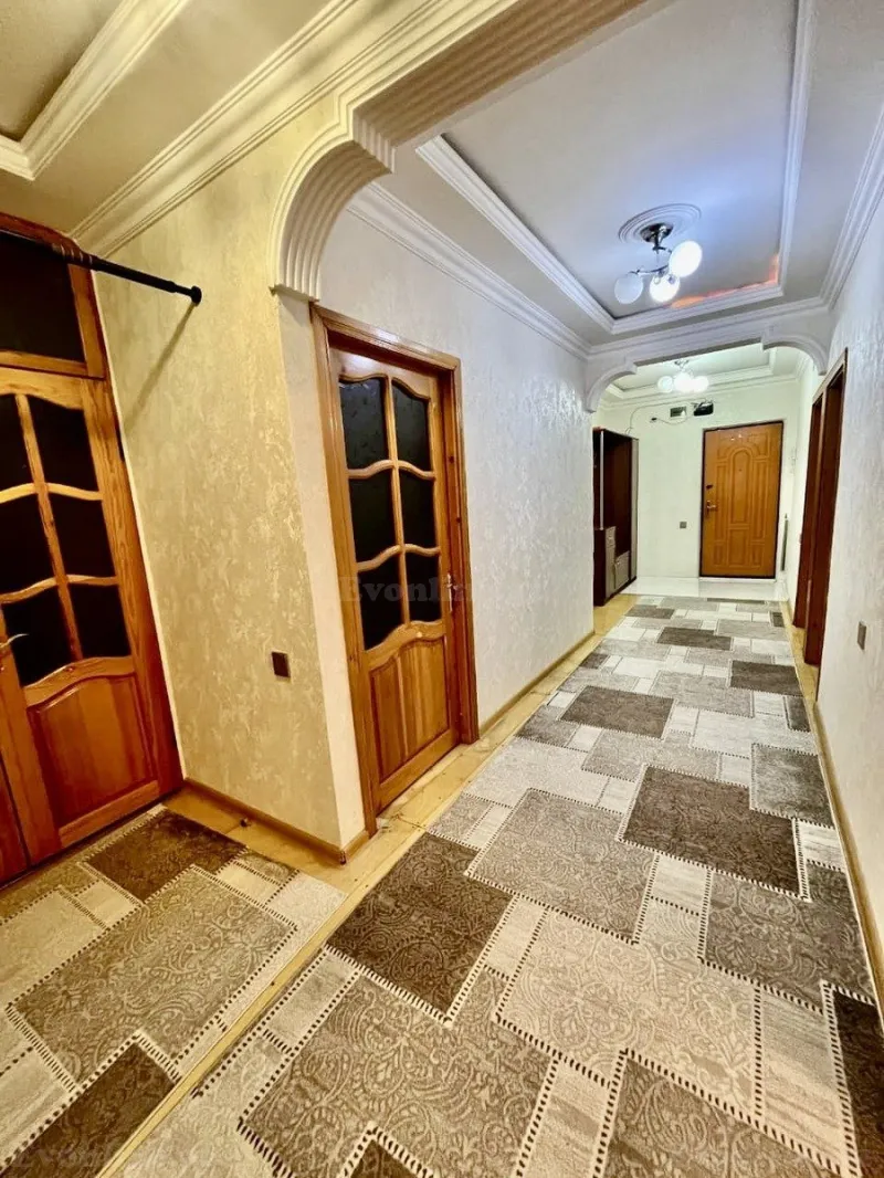 Satılır 5 otaqlı Mənzil Köhnə tikili 125 m² Xalqlar Dostluğu m. - şəkil 4