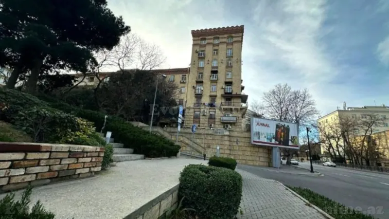 Satılır 2 otaqlı Mənzil Köhnə tikili 60 m² Yasamal