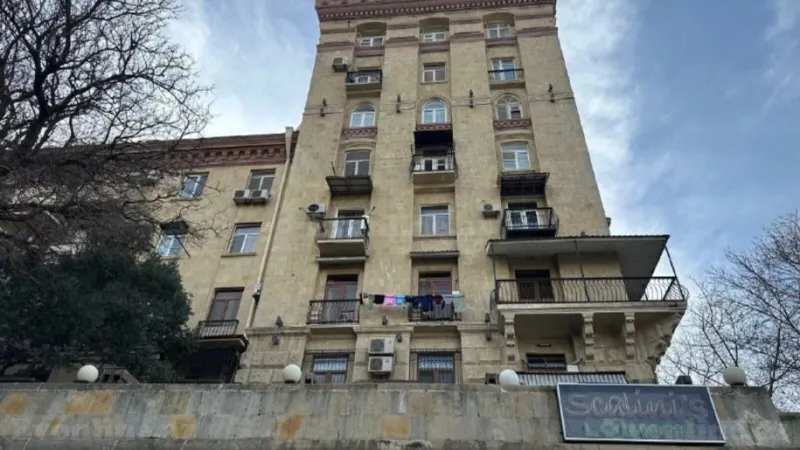 Satılır 2 otaqlı Mənzil Köhnə tikili 60 m² Yasamal - şəkil 2