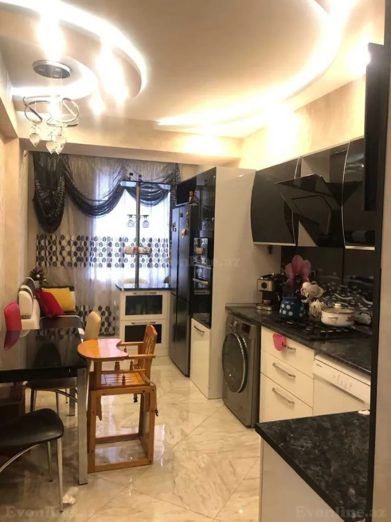 Satılır 5 otaqlı Mənzil Yeni tikili 150 m² İnşaatçılar m. - şəkil 13