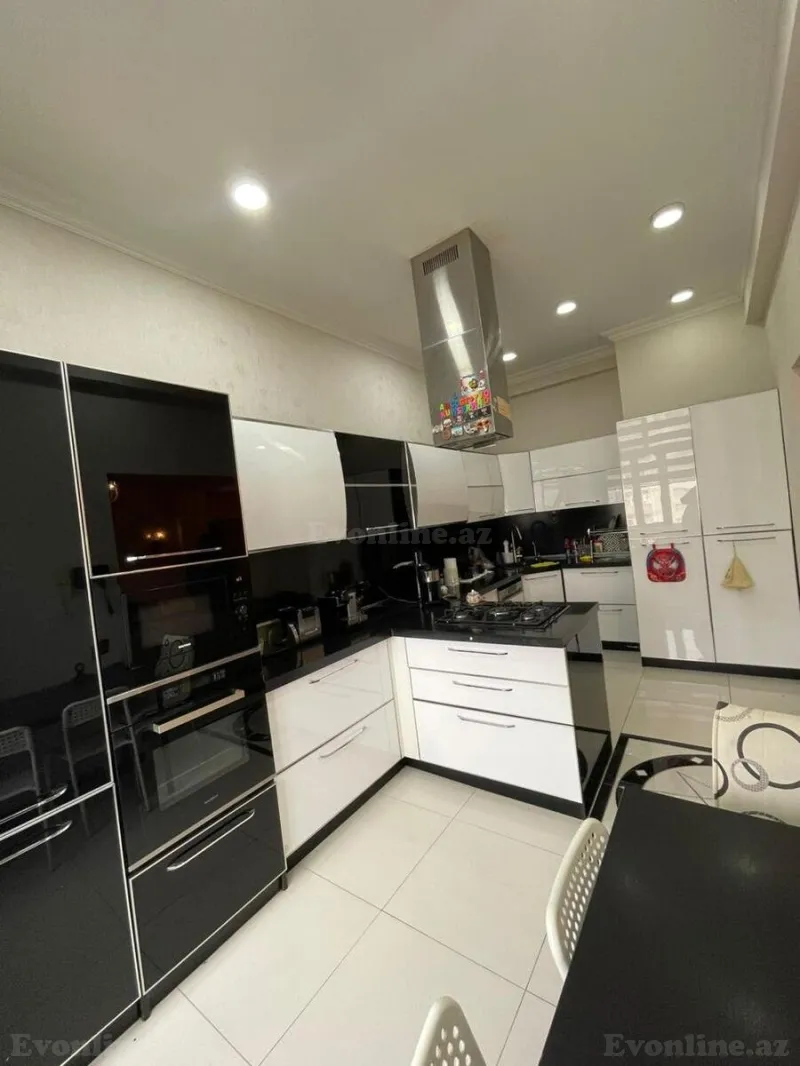 Satılır 4 otaqlı Mənzil Yeni tikili 230 m² İnşaatçılar m. - şəkil 25