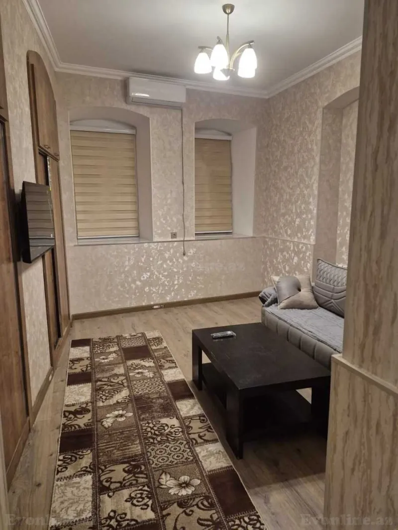 Kirayə verilir 3 otaqlı Mənzil Köhnə tikili 62 m² Sahil m.