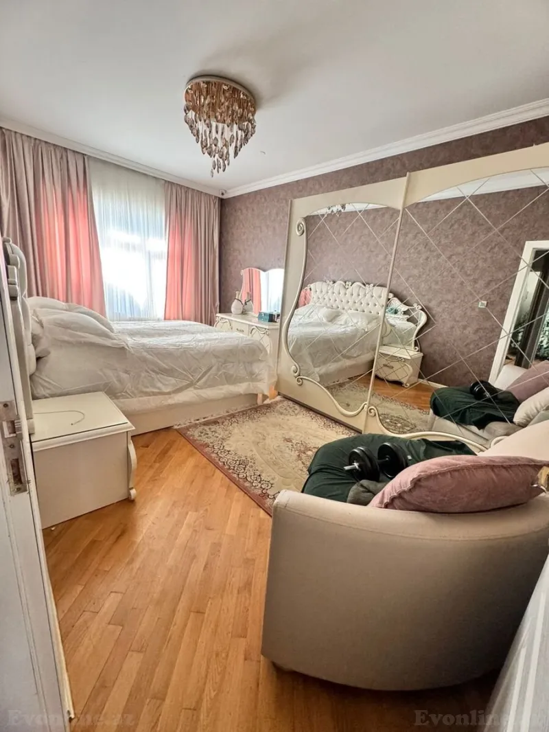 Satılır 4 otaqlı Mənzil Köhnə tikili 110 m² Xalqlar Dostluğu m. - şəkil 5