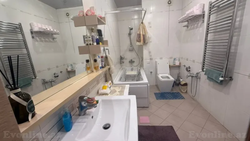 Kirayə verilir 4 otaqlı Mənzil Yeni tikili 200 m² Nizami m. - şəkil 13