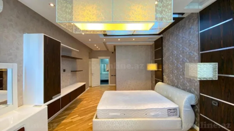 Satılır 4 otaqlı Mənzil Yeni tikili 175 m² Elmlər Akademiyası m.