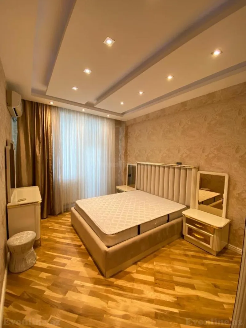 Satılır 4 otaqlı Mənzil Yeni tikili 175 m² Elmlər Akademiyası m. - şəkil 16