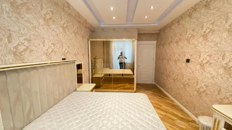 Satılır 4 otaqlı Mənzil Yeni tikili 175 m² Elmlər Akademiyası m. - şəkil 18