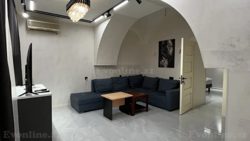 Satılır 3 otaqlı Mənzil Köhnə tikili 60 m² Sahil m.