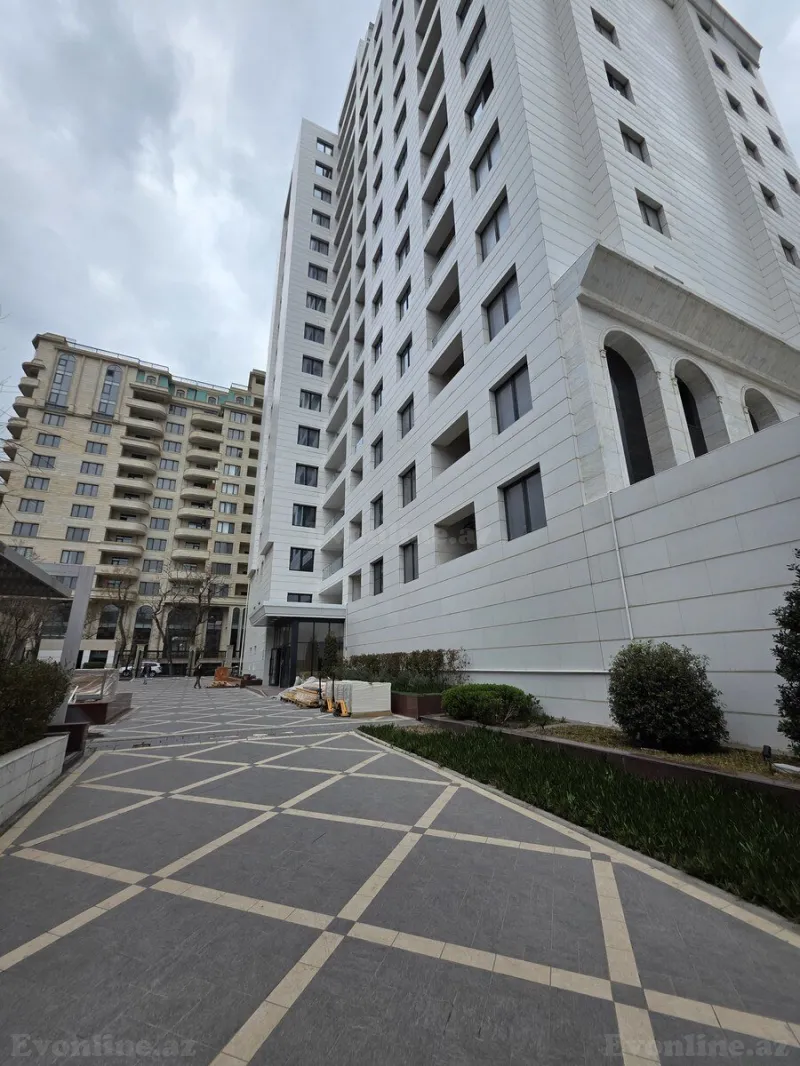 Satılır 4 otaqlı Mənzil Yeni tikili 211.4 m² Səbail r. - şəkil 3