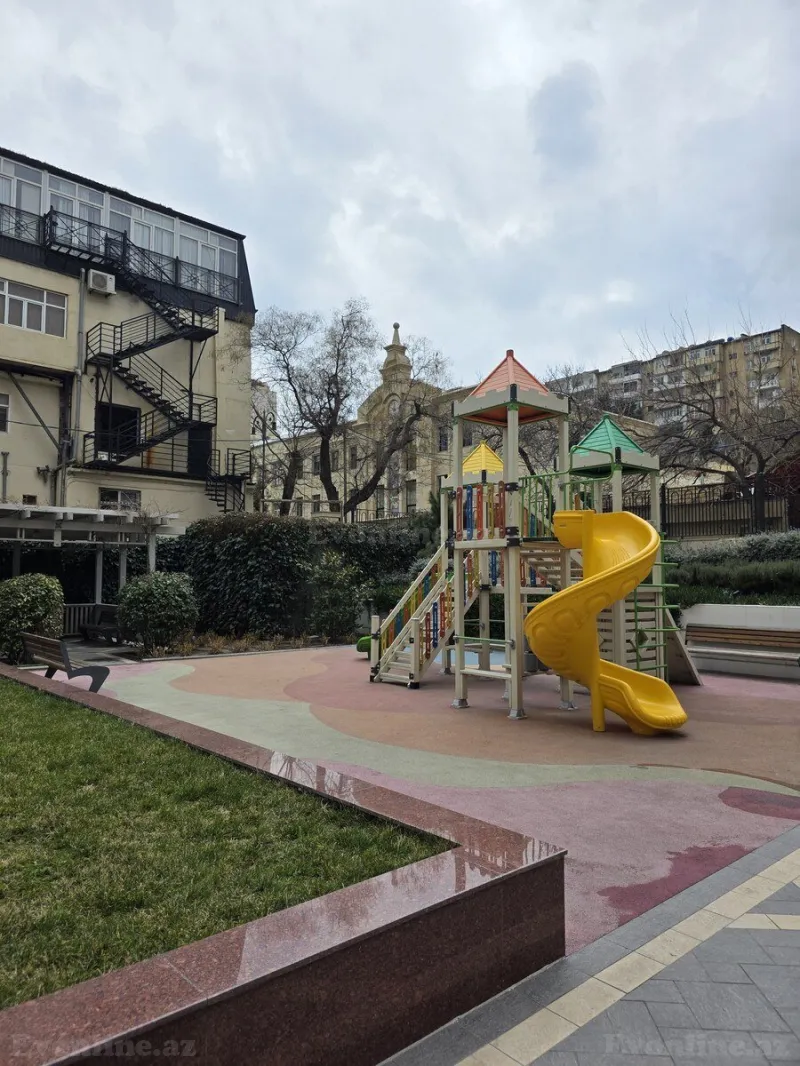 Satılır 4 otaqlı Mənzil Yeni tikili 211.4 m² Səbail r. - şəkil 5