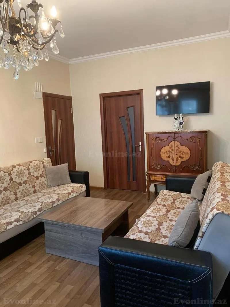 Kirayə verilir 2 otaqlı Mənzil Köhnə tikili 70 m² Memar Əcəmi m.