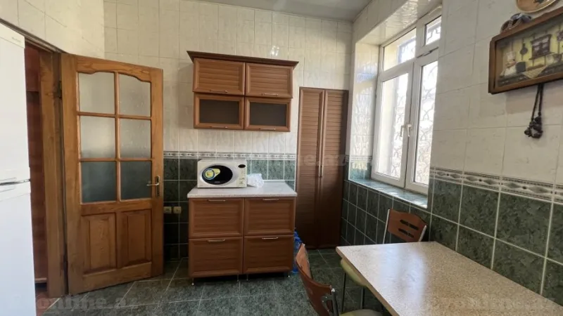 Kirayə verilir 2 otaqlı Mənzil Köhnə tikili 70 m² Nəriman Nərimanov m. - şəkil 9