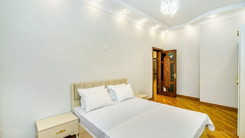 Kirayə verilir 5 otaqlı Mənzil Yeni tikili 200 m² 28 May m. - şəkil 11