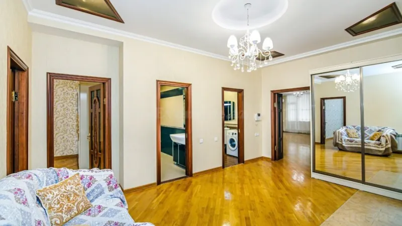 Kirayə verilir 5 otaqlı Mənzil Yeni tikili 200 m² 28 May m. - şəkil 21