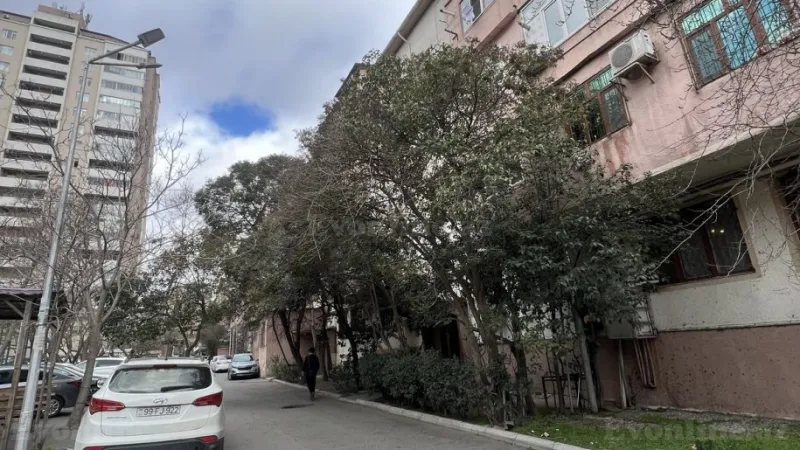 Satılır 2 otaqlı Mənzil Köhnə tikili 58 m² 4-cü mikrorayon