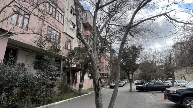 Satılır 2 otaqlı Mənzil Köhnə tikili 58 m² 4-cü mikrorayon - şəkil 2