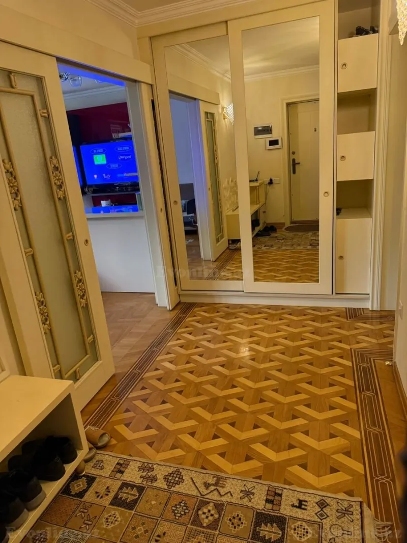 Satılır 5 otaqlı Mənzil Köhnə tikili 170 m² Nərimanov r. - şəkil 19