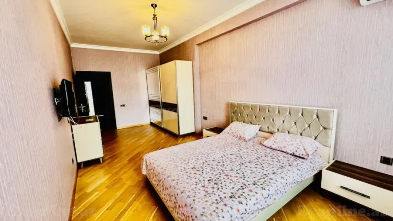 Satılır 3 otaqlı Mənzil Yeni tikili 150 m² İnşaatçılar m. - şəkil 3